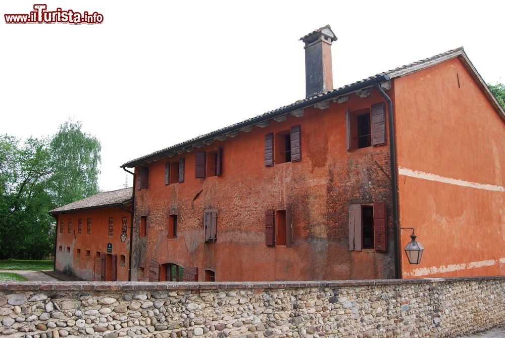 Immagine Un casolare di campagna vicino a Maser, nei pressi della VIlla del Palladio