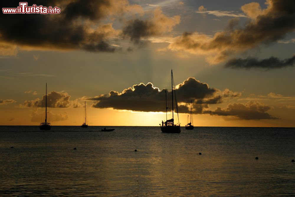 Immagine Un classico tramonto dei Caraibi a Rodney Bay, Saint Lucia.