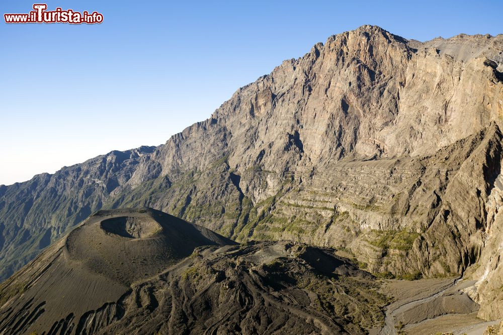 Immagine Un cono di scorie sul Mount Meru vicino ad Arusha in Tanzania.