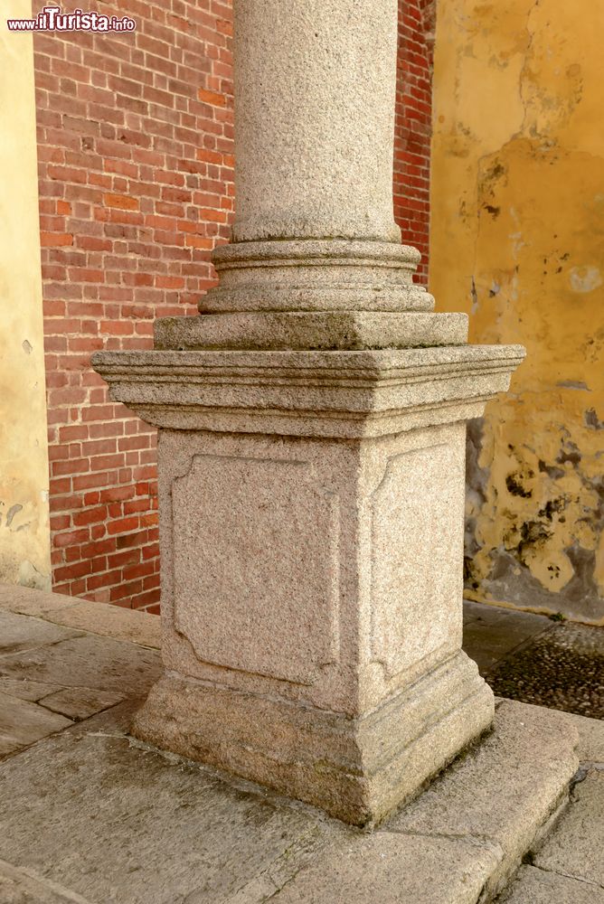 Immagine Un dettaglio della chiesa romanica di Morimondo in Lombardia