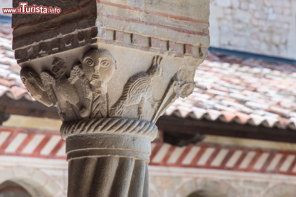Immagine Un dettaglio di un capitello del chiostro dell'Abbazia di Follina in Veneto