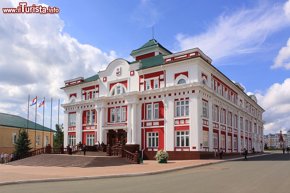 Immagine Un edificio storico nel centro di Saransk, la bella capitale della Mordovia in Russia