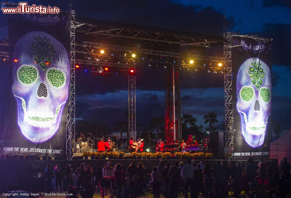 Immagine Un festival a Coachella Festival vicino a Palm Springs in California durante le festività dei morti - © Kobby Dagan / Shutterstock.com