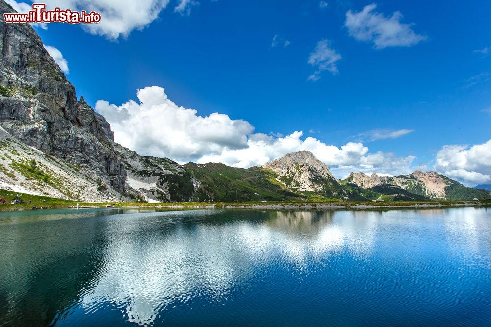 Immagine Un lago alpino in Carinzia, siamo nella regione di Hermagor in Austria.