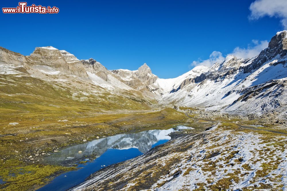 Immagine Un lago spettacolare a Glattalp, poco sopra Muotathal, sulle Alpi Svizzere.