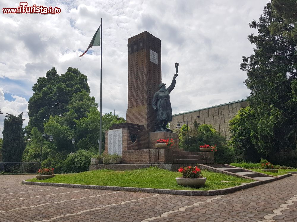 Immagine Un monumento a Casalecchio di Reno alle porte di Bologna