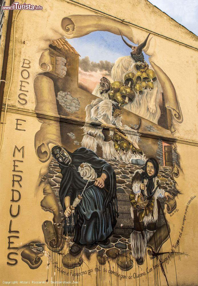 Immagine Un murales nel centro di Ottana in Sardegna, cittadina della Barbagia - © Atzori Riccardo / Shutterstock.com