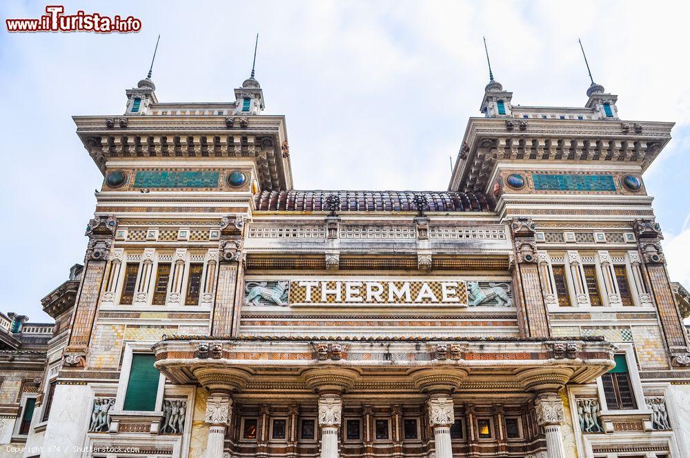 Immagine Un palazzo storico delle Terme di Salsomaggiore in Emilia-Romagna - © s74 / Shutterstock.com