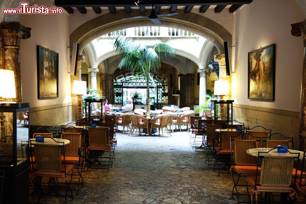 Immagine Un patio tipico a Palma di Maiorca, Baleari.