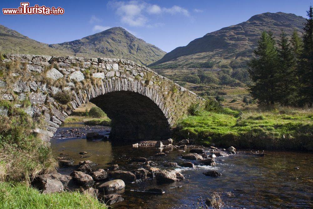 Immagine Un ponte in pietra a Stirling, Scozia.