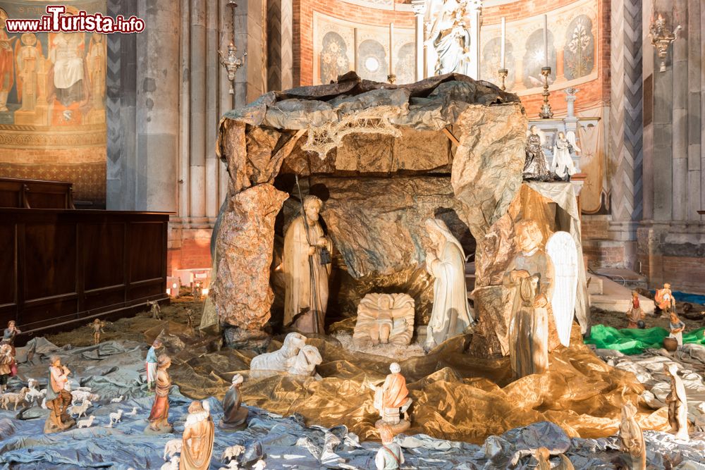 Immagine Un presepe durante il periodo natalizio in una chiesa di Piacenza in Emilia