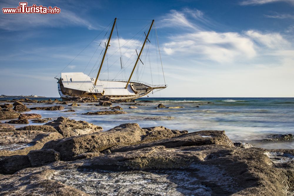 Immagine Un relitto sulla costa di Calasetta, siamo nel sud-ovest della Sardegna