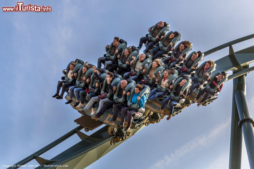 Immagine Un rollercoaster a Efteling il parco divertimenti di Kaatsheuvel in Olanda - © Rudmer Zwerver / Shutterstock.com