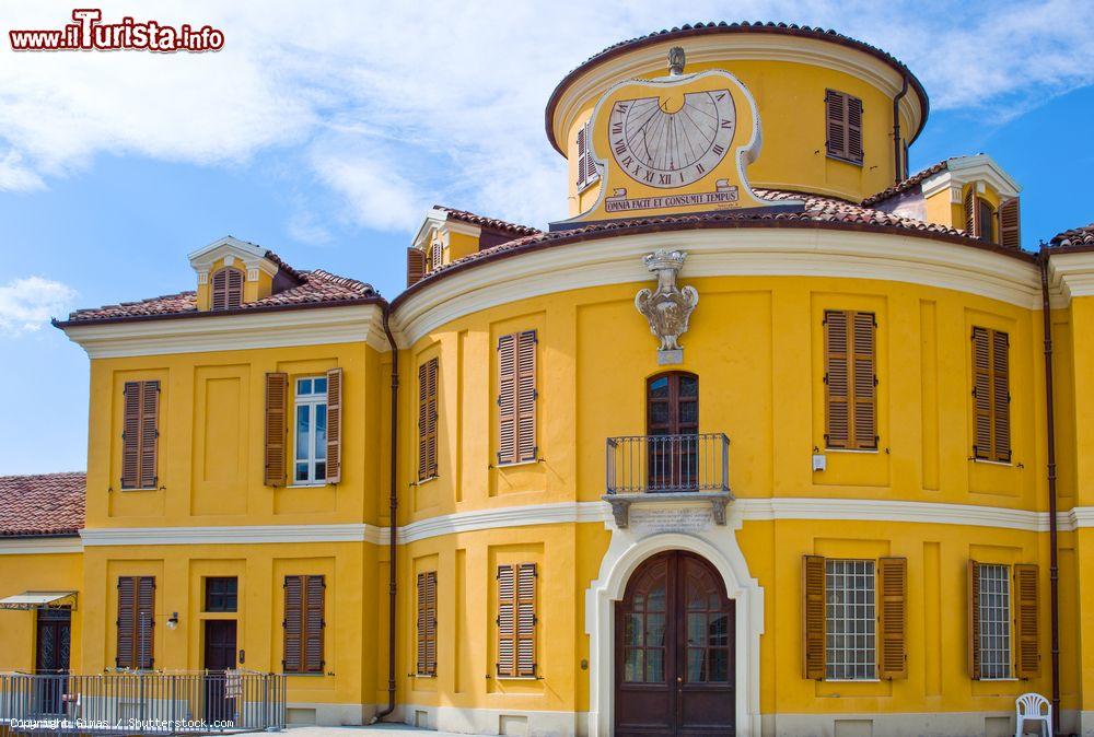 Immagine Un tipico palazzo nobiliare in centro a Costigliole d'Asti in Piemonte - © Gimas / Shutterstock.com