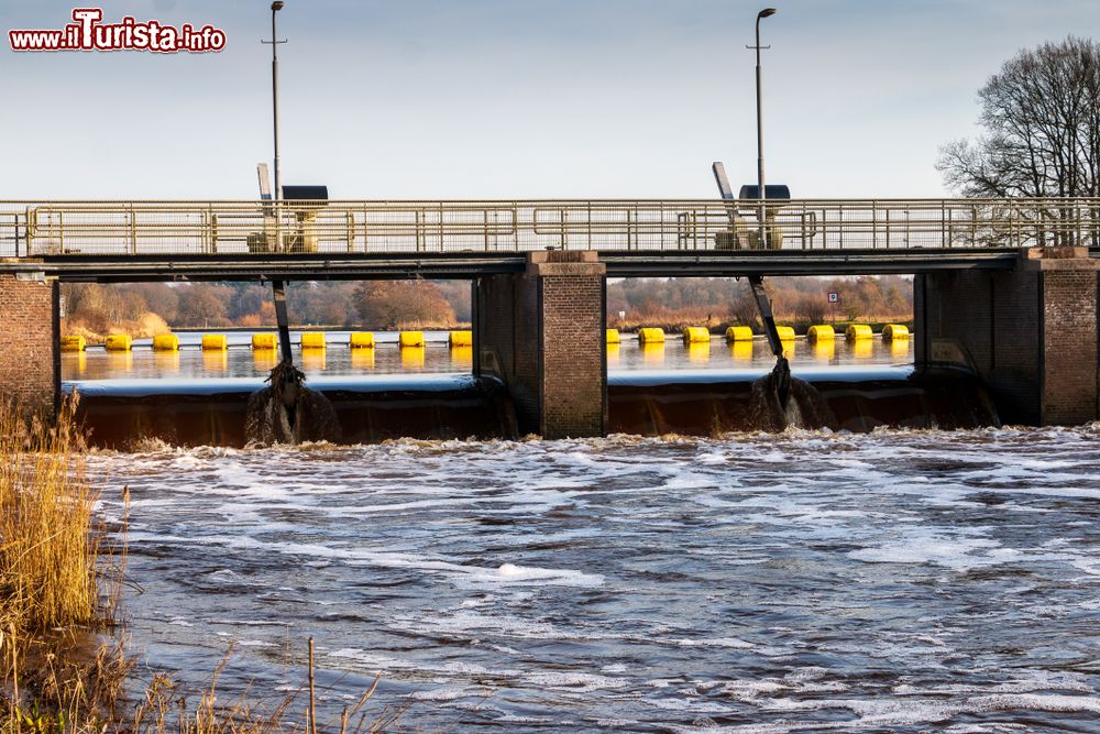 Immagine Un tratto del fiume Vecht nei pressi di Vilsteren, regione di Overijssel, Olanda.