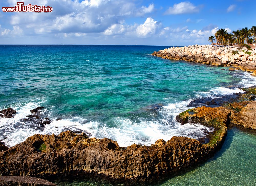 Immagine Un tratto del litorale del parco ecologico di Xcaret vicino a Cancun, Messico.