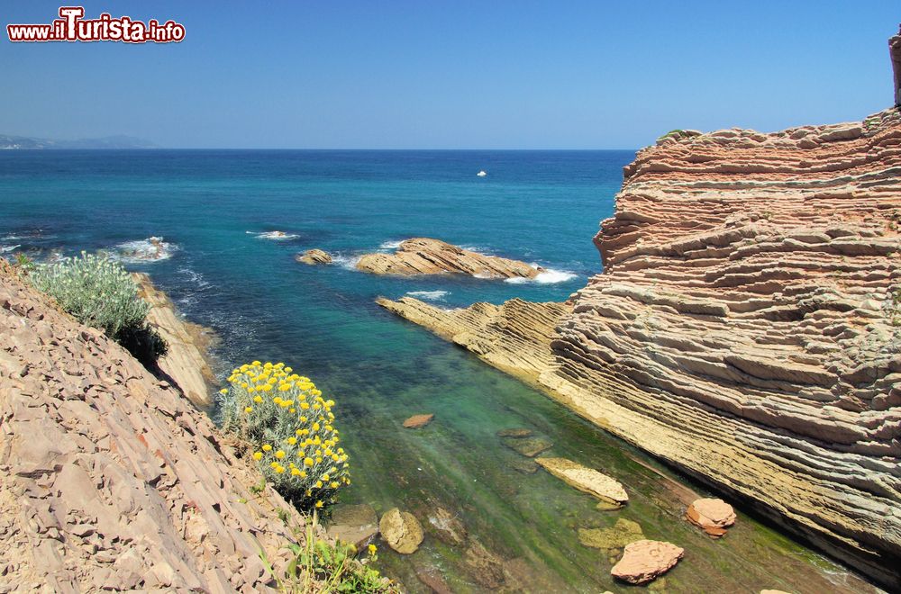 Immagine Un tratto della costa basca nei pressi della città di Zumaia, Spagna.