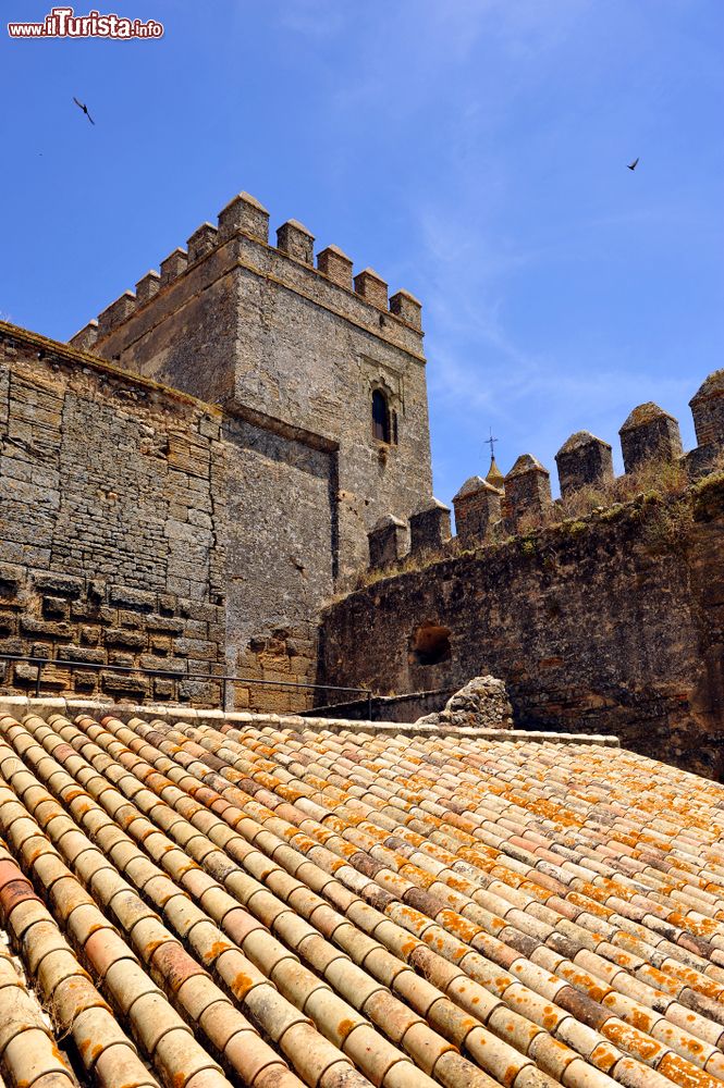 Immagine Un tratto delle mura di Carmona, Spagna. Questa cittadina dall'aspetto tipicamente moresco è situata nella Comunità Autonoma dell'Andalusia.