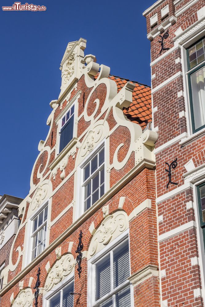 Immagine Un vecchio palazzo signorile nel centro storico di Leeuwarde, Paesi Bassi.