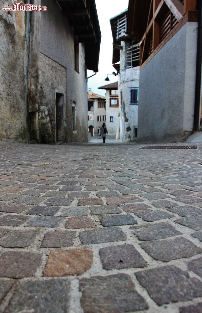 Immagine Un vicolo nel centro storico di Rango, Trentino Alto Adige.