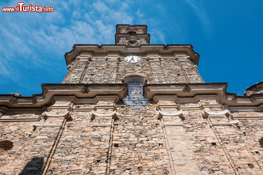 Immagine Un'antica chiesa in pietra a Penta di Casinca (Corsica)