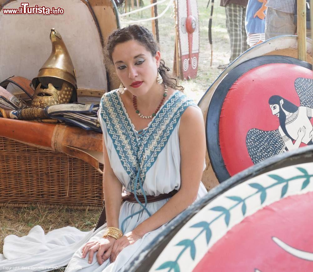 Immagine Una bella ragazza al Bundan Celtic Festival alla Stellata di Bondeno - © Gaia Conventi / Shutterstock.com