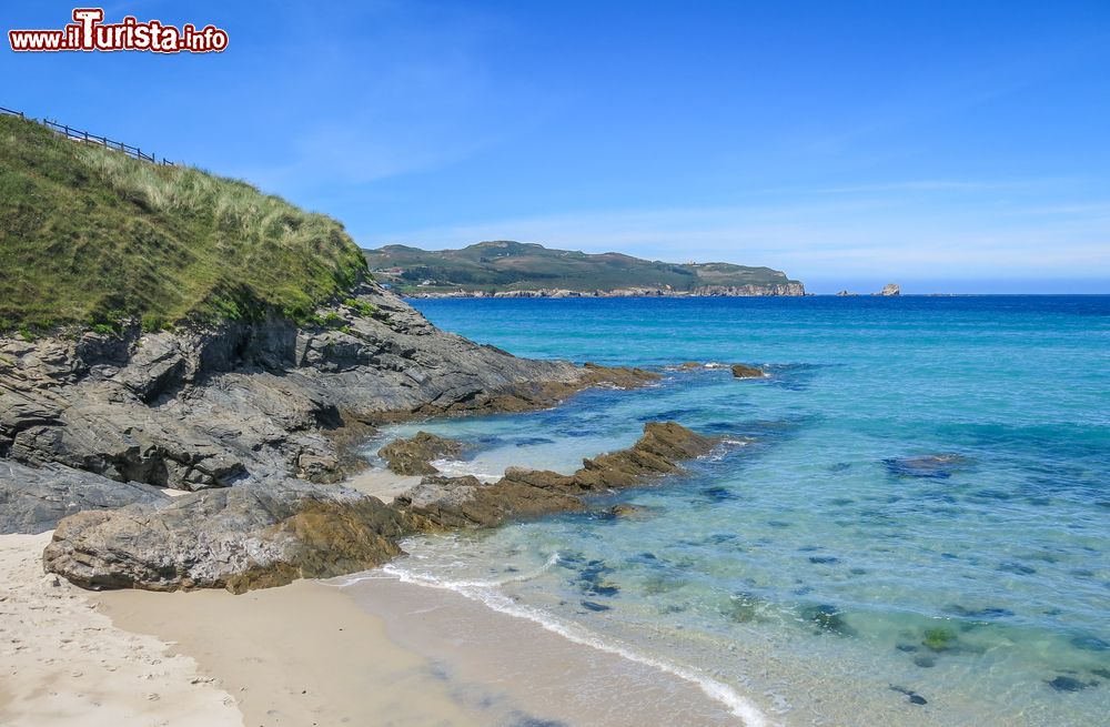Immagine Una bella spiaggia a Ermita de Santa Comba vicino a Ferrol in Galizia (Spagna)