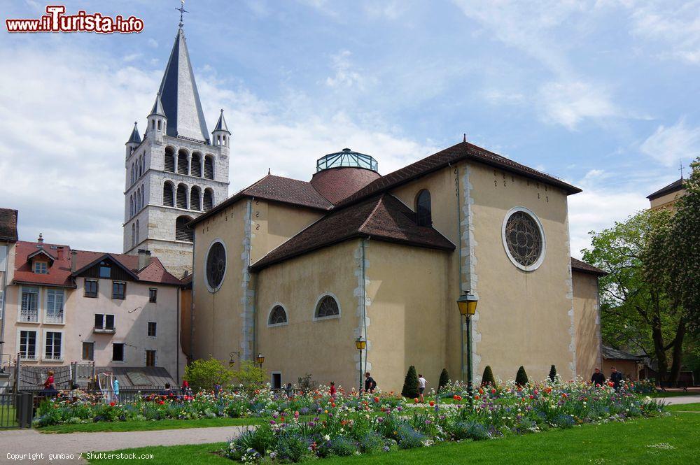 Immagine Una bella veduta della cattedrale di Annecy, Francia - © gumbao / Shutterstock.com