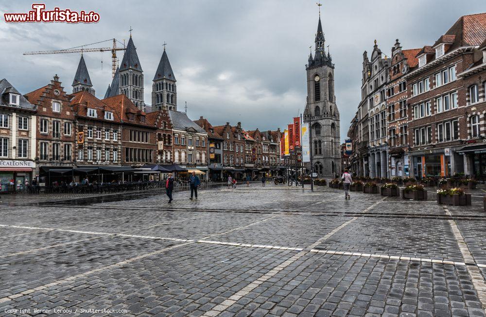 Immagine Una bella veduta della Grand Place di Tournai, Belgio, dopo la pioggia - © Werner Lerooy / Shutterstock.com