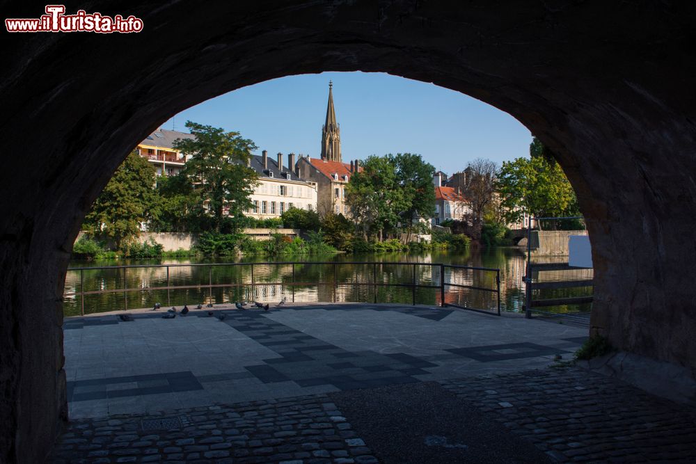 Immagine Una bella veduta di Metz con la guglia della cattedrale, Francia.