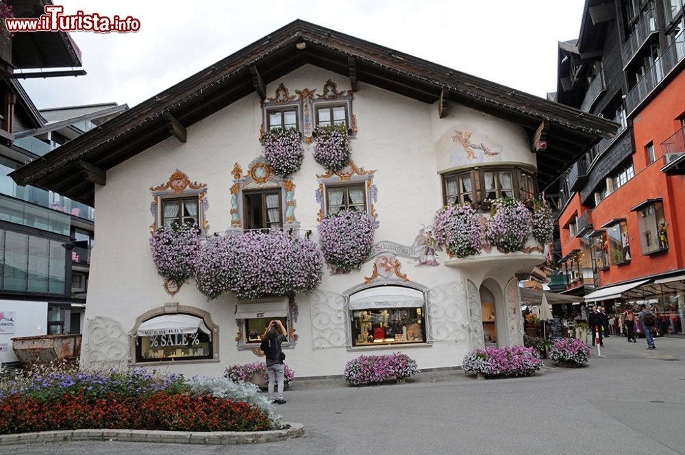 Immagine Una casa antica nel borgo di Seefeld in Tirolo (Austria)