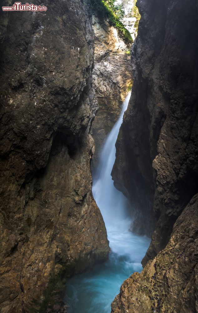 Immagine Una cascata nella Gola degli Spiriti non lontano da Leutasch al confine tra Austria e Germania