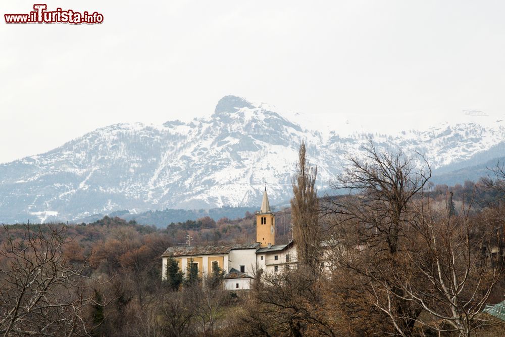 Immagine Una chiesa in Valle d'Aosta nel terrirorio di Saint Denis, fotografata in inverno