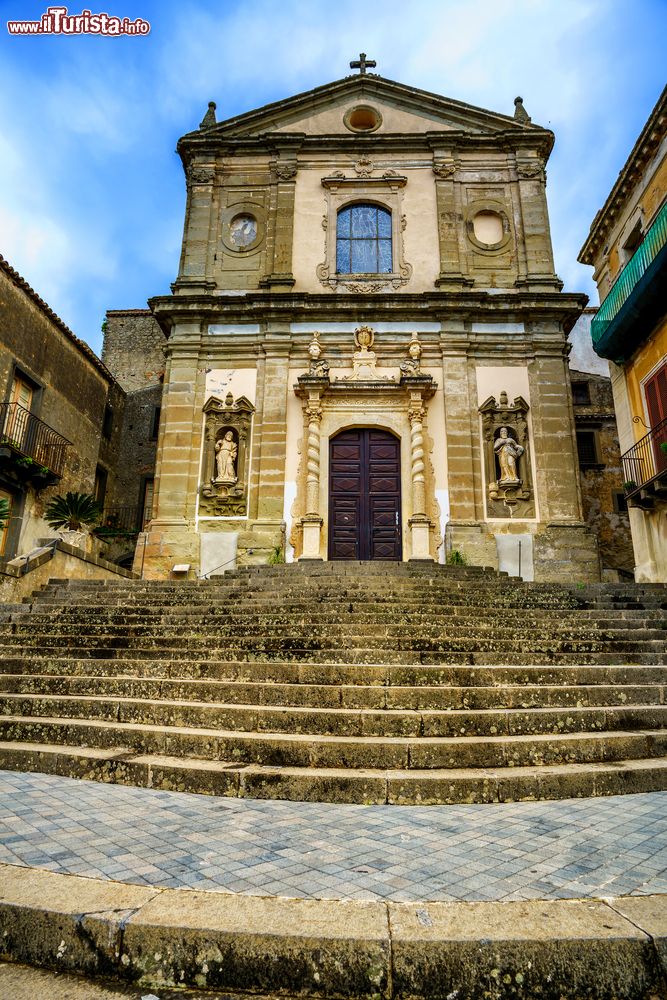 Immagine Una chiesa nel centro storico di Castiglione di Sicilia