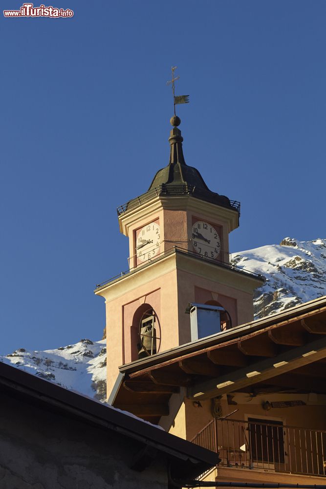 Immagine Una chiesa nel centro storico di Entracque in provincia di Cuneo, Piemonte.