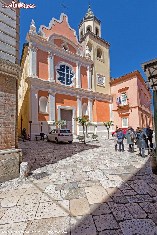 Immagine Una chiesa nel centro storico di Sant'Agata de' Goti in Campania - © Francesca Sciarra / Shutterstock.com