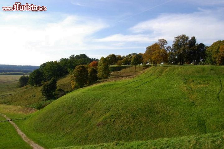 Immagine Una delle colline formatesi in era glaciale a Kernave, Lituania.