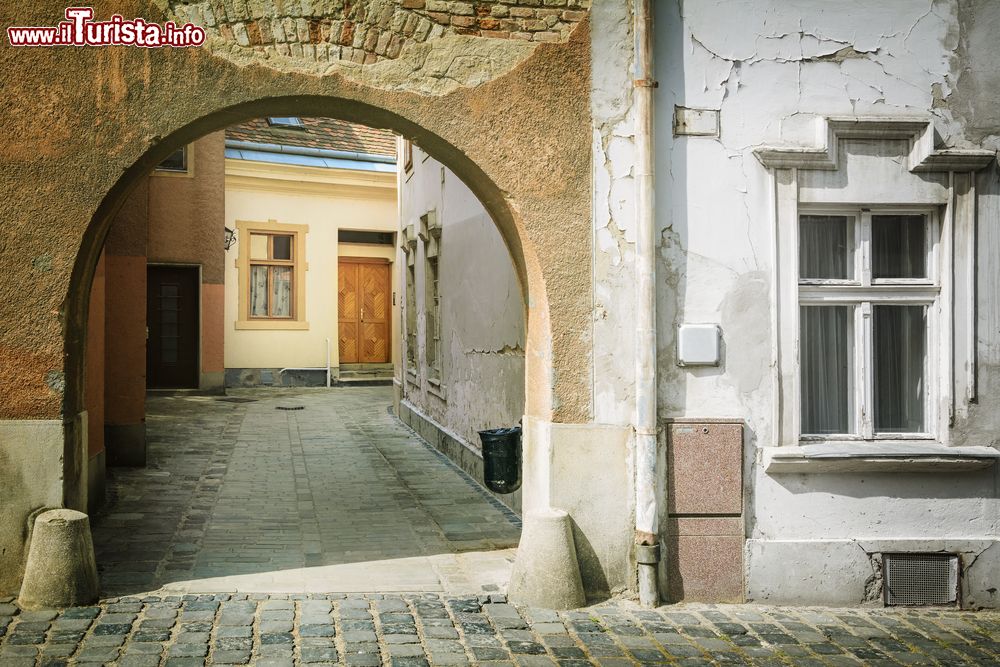 Immagine Una delle porte d'ingresso della vecchia città di Szekesfehervar, Ungheria.