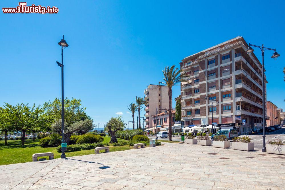 Immagine Una delle principali strade di Olbia nei pressi del porto, Sardegna. Situato in provincia di Sassari, questo Comune 60 mila abitanti è noto anche per alcuni insediamenti turistici fra cui Porto Rotondo e Portisco - © JohnKruger / Shutterstock.com