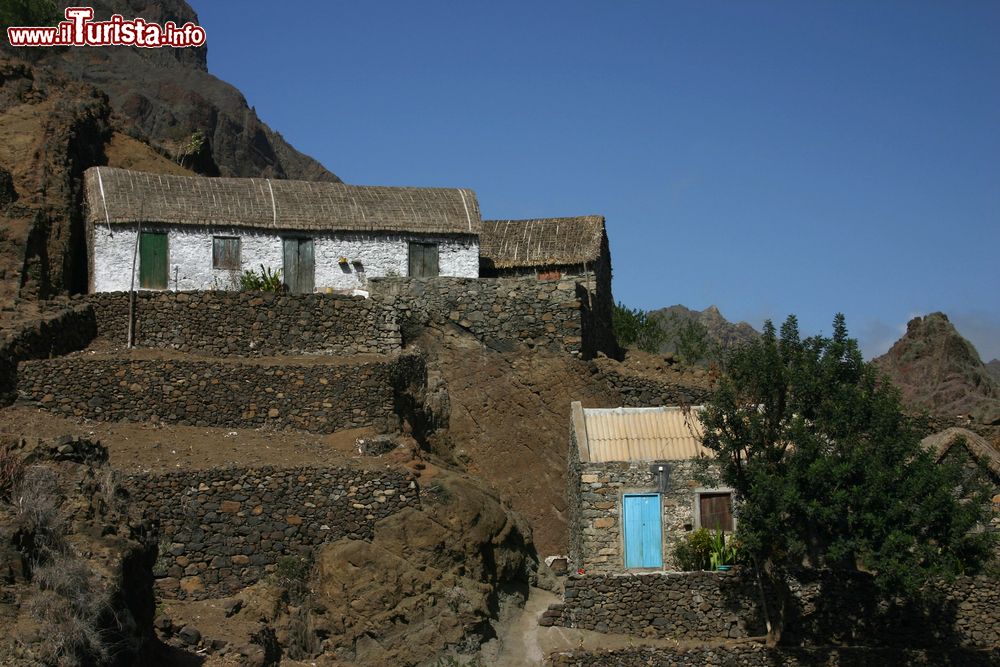 Immagine Una fattoria a Santo Antão, nell'arcipelago di Capo Verde. Sull'isola gli abitanti si dedicano soprattutto all'agricoltura e alla pesca.