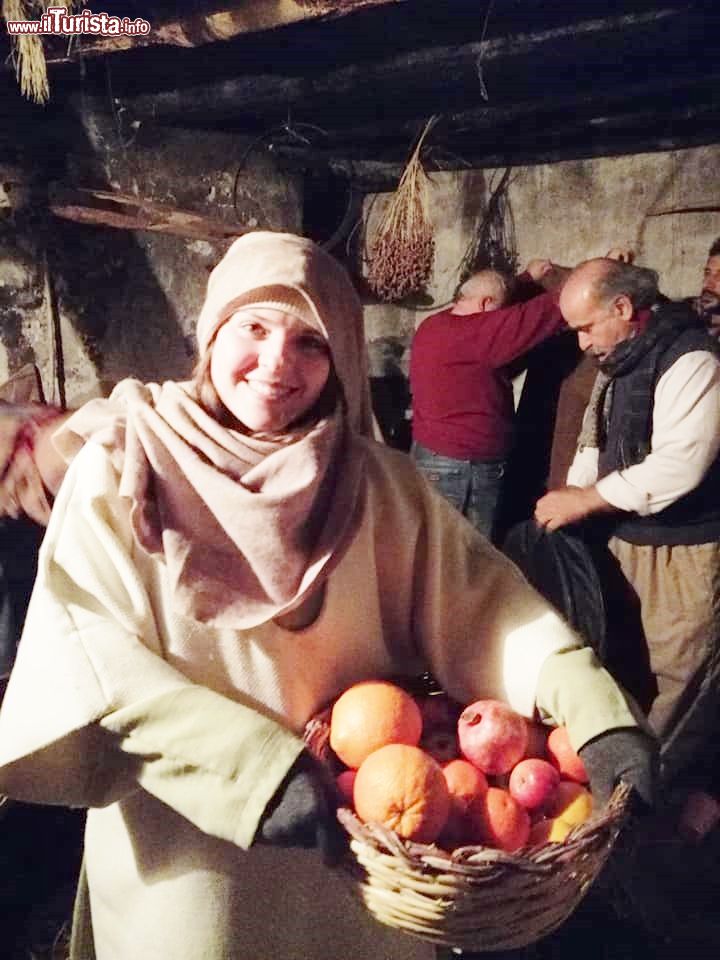Immagine Una figurante del presepe vivente di Montalbano Elicona, Sicilia