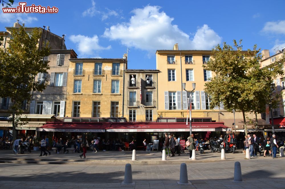 Immagine Una giornata di sole in cours Mirabeau, la strada principale del centro di Aix-en-Provence (Francia).