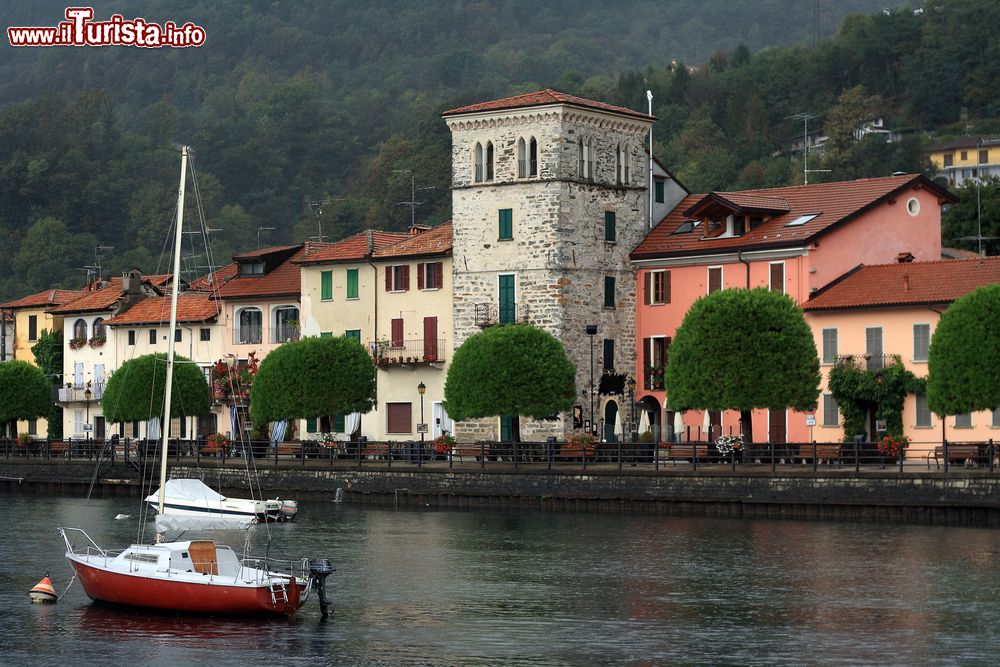 Immagine Una giornata uggiosa nel borgo di Pella sul lago d'Orta