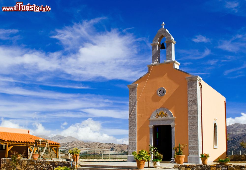 Immagine Una graziosa chiesetta greca ortodossa nell'altopiano di Lassithi, isola di Creta.