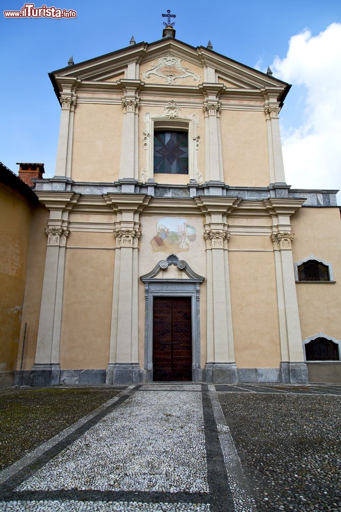 Immagine Una graziosa chiesetta nella cittadina di Somma Lombardo, provincia di Varese (Lombardia).