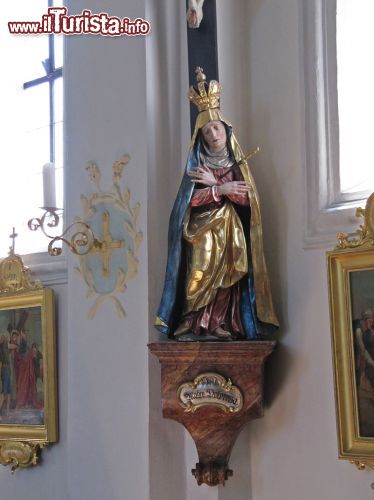 Immagine Una Madonna addolorata nella Parrochiale di Vagen, intitolata a Maria Himmelfahrt, sud della Baviera - © Irmgard (Sucomo) - CC BY-SA 3.0  Wikimedia Commons