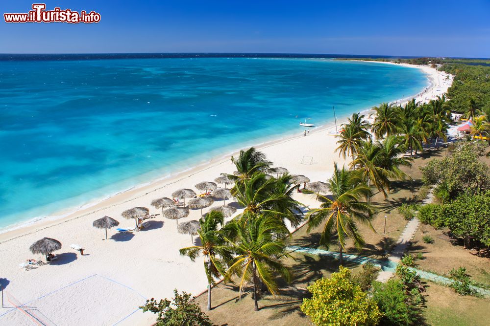 Immagine Una magnifica spiaggia vicino a Trinidad, Cuba. È Playa Ancòn, la spiaggia più famosa della zona.