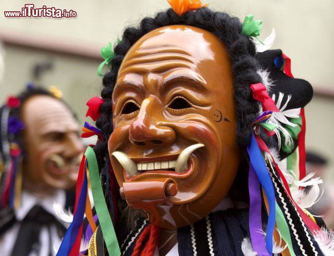 Immagine Una maschera tipica del Carnevale di Rottweil in Germania - © S. Kuelcue / Shutterstock.com