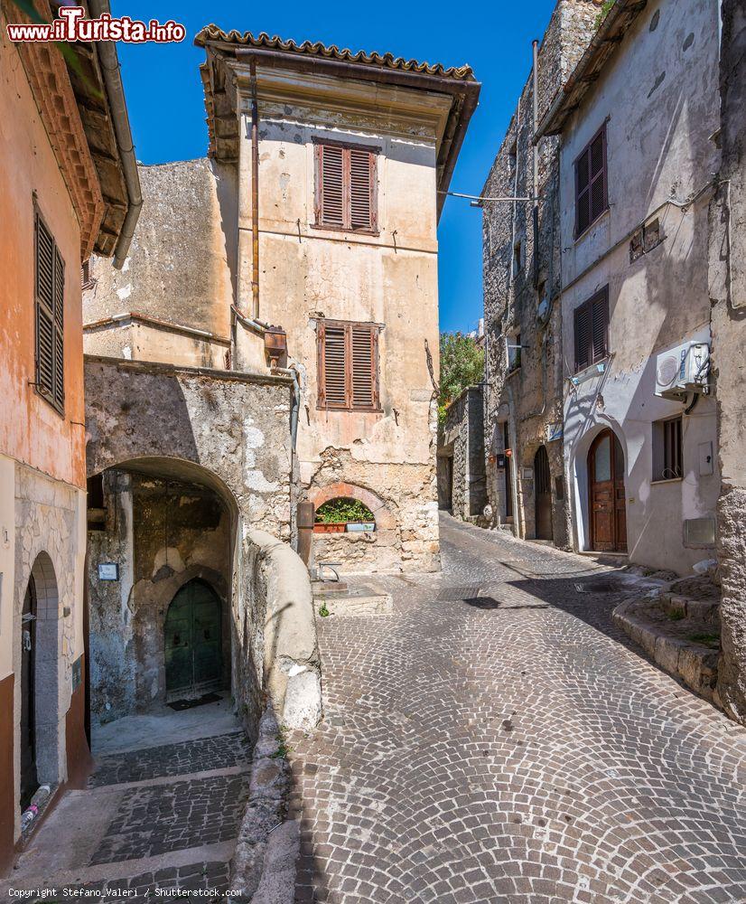 Immagine Una mattina estiva nella cittadina di Alatri, provincia di Frosinone, Lazio - © Stefano_Valeri / Shutterstock.com