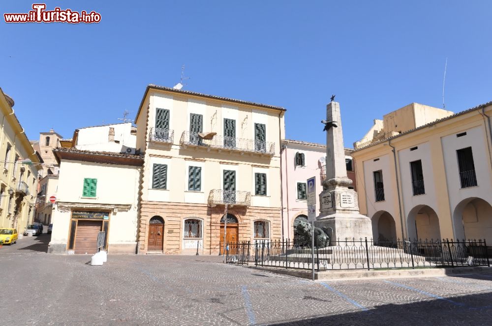 Immagine Piazza XX Settembre nel centro storico di Penne in Abruzzo. - © Ra Boe, CC BY-SA 3.0 de, Wikipedia